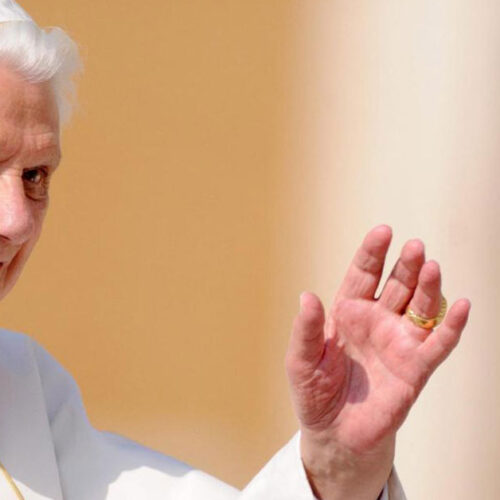 La Iglesia despide a Benedicto XVI